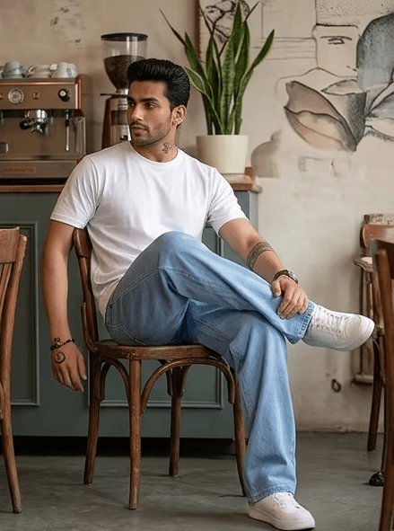Vanguard Light-Wash Straight Fit Jeans - Dressthetic