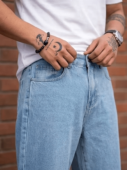 Vanguard Light-Wash Straight Fit Jeans - Dressthetic